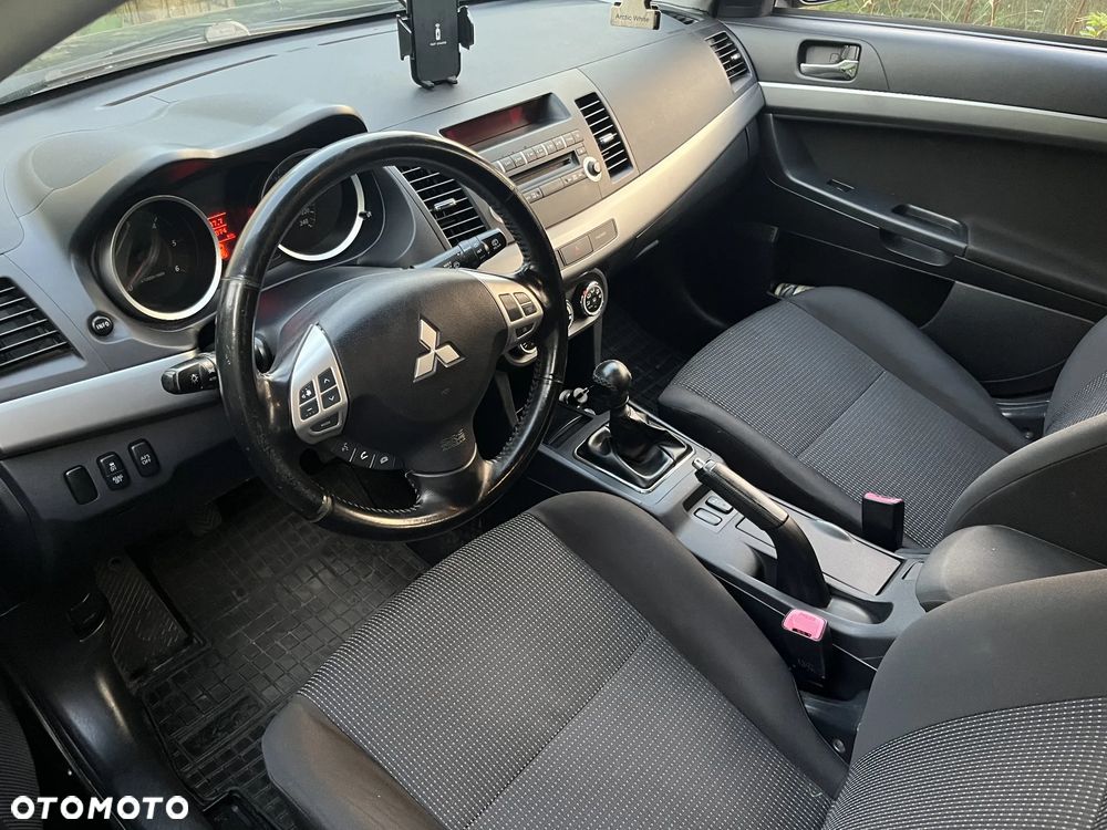 Mitsubishi Lancer - 8