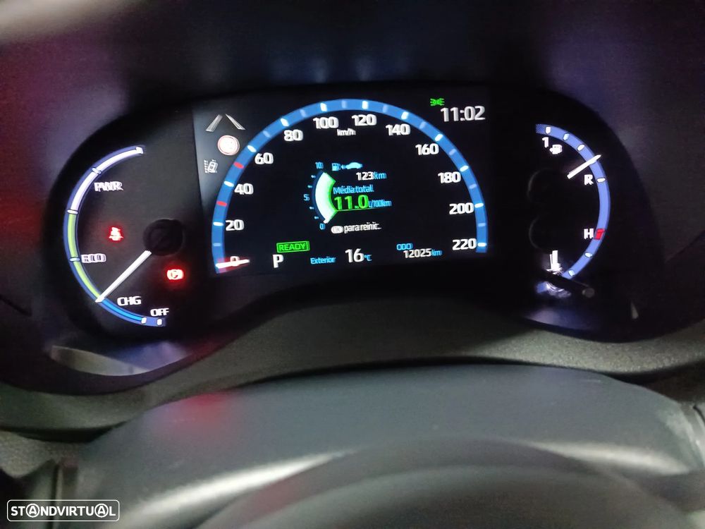 Toyota Yaris Cross 1.5 HDF Comfort Plus - 33