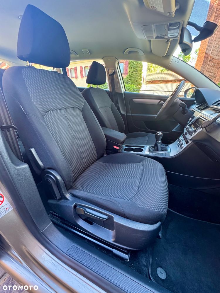 Volkswagen Passat - 7