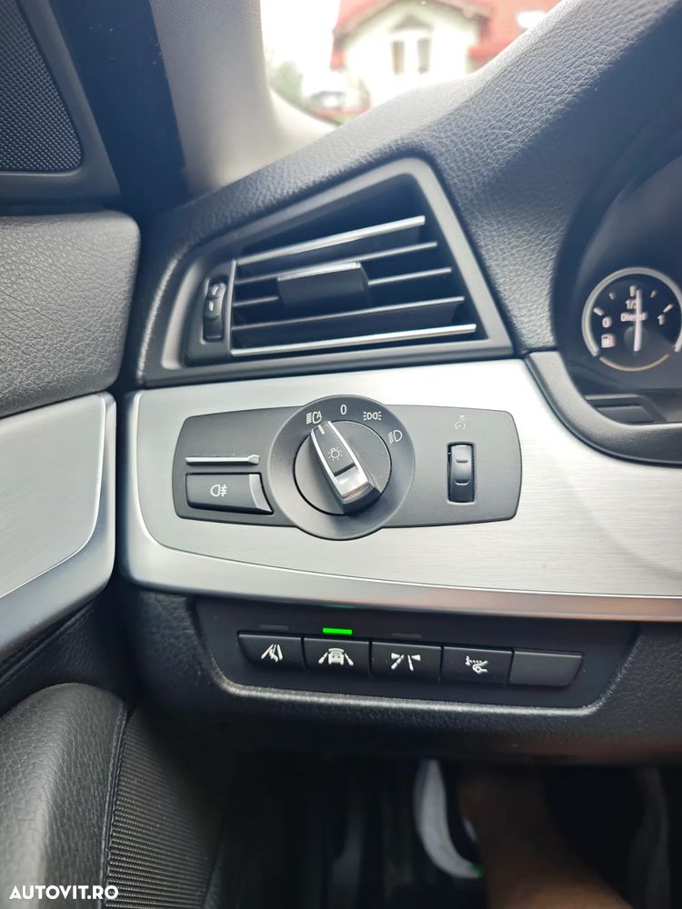 BMW Seria 5 525d xDrive AT - 2