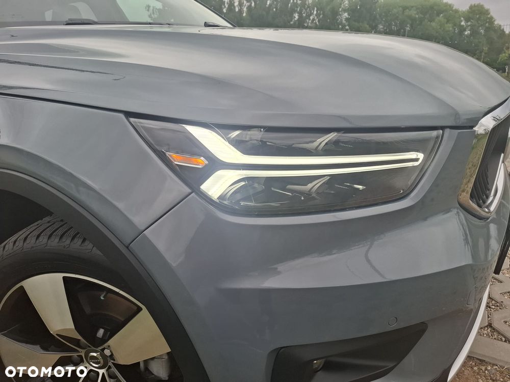 Volvo XC 40 T5 AWD Geartronic Momentum Pro - 4