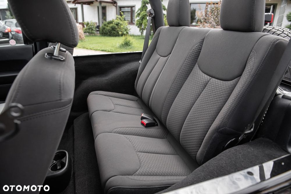 Jeep Wrangler - 23