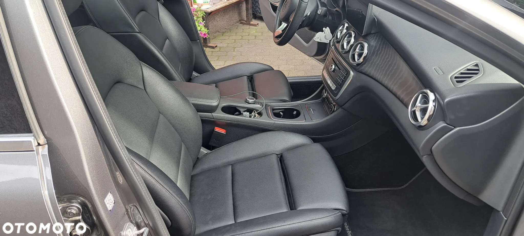 Mercedes-Benz GLA 250 7G-DCT - 19