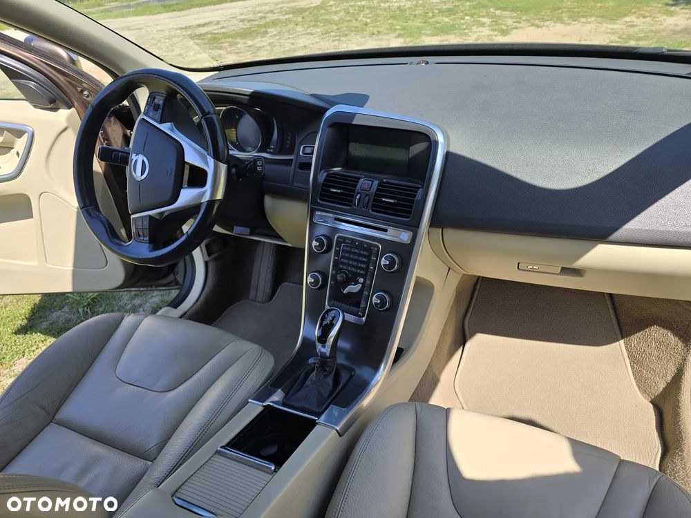 Volvo XC 60 D5 AWD Summum - 5