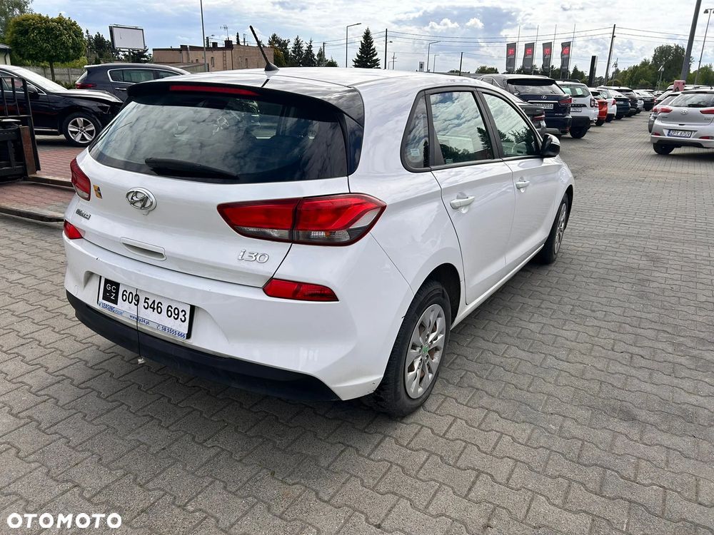 Hyundai i30 1.6 D Classic + - 3