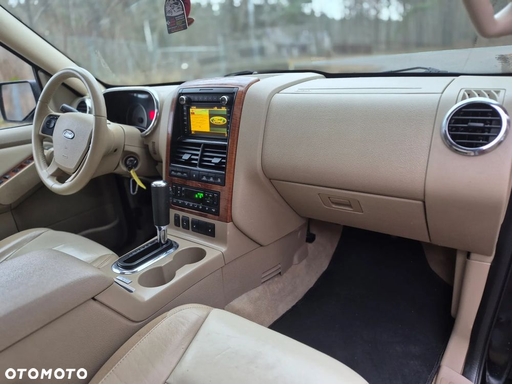 Ford Explorer 4.0 AWD - 22