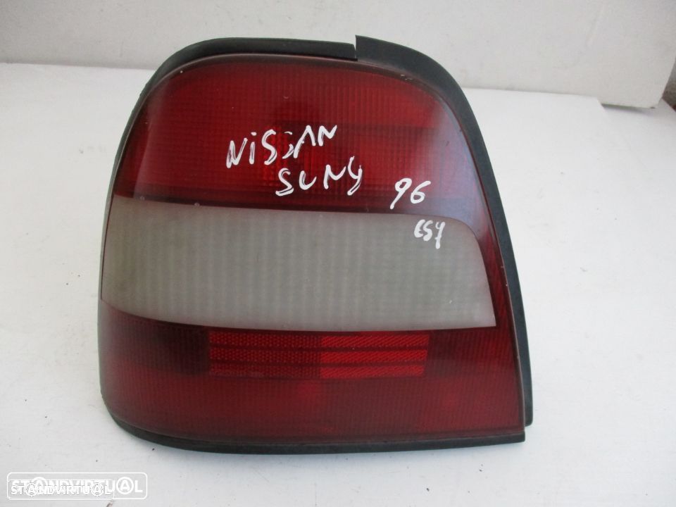 Farol Farolim Trás esquerdo Nissan Sunny - 1