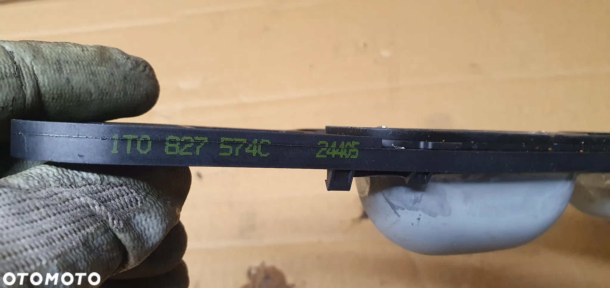 Blenda klapy bagażnika mikrostyk podświetlenie VW Golf V Plus 1T0827574C - 8