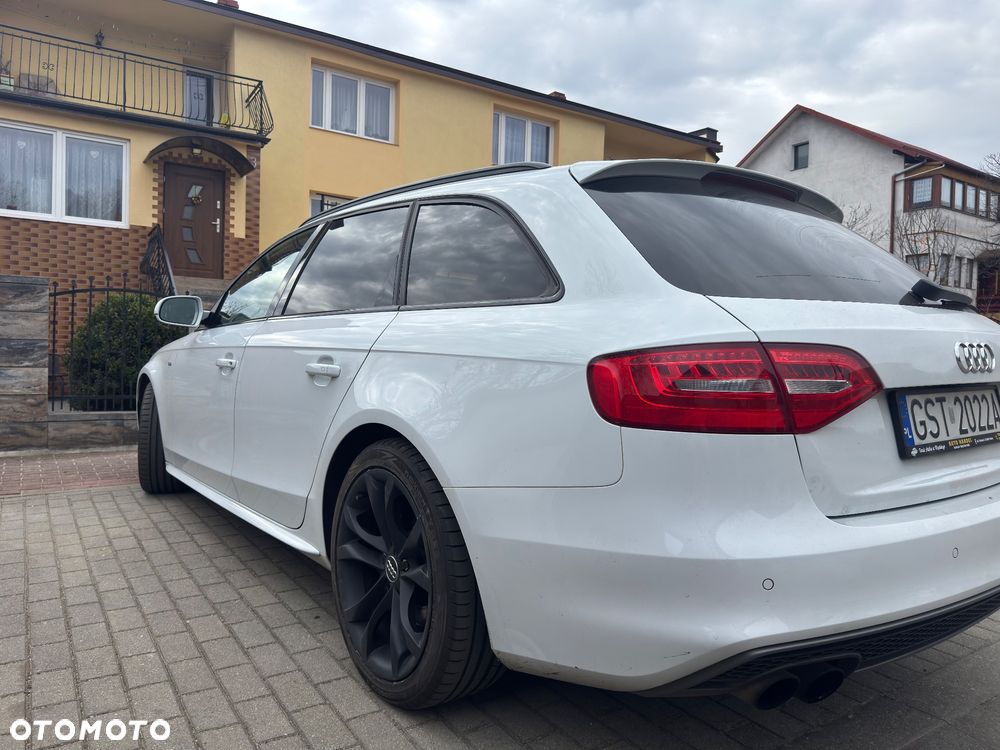 Audi A4 Avant 2.0 TDI DPF quattro S tronic S line Sportpaket - 4