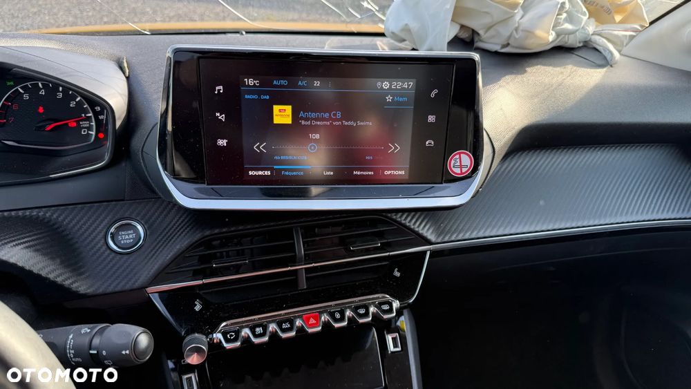 Peugeot 208 ver-1-2-puretech-allure-s-s - 21