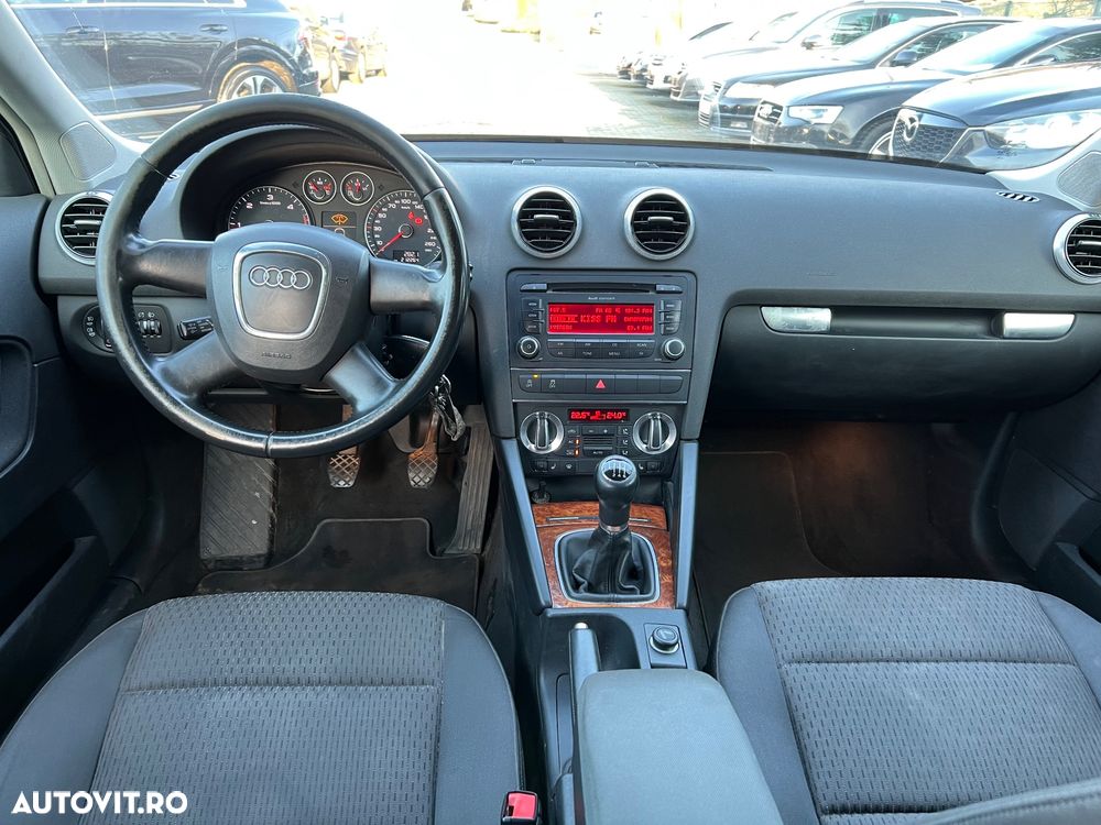 Audi A3 Sportback 2.0 TDI Ambiente - 8
