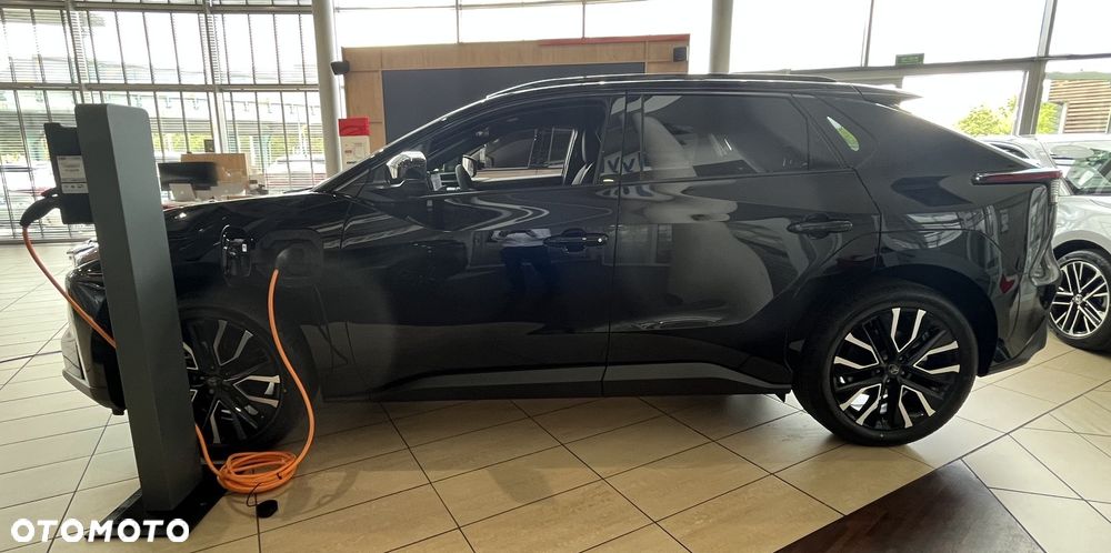 Toyota bZ4X 73.1kWh 4x4 Executive - 8