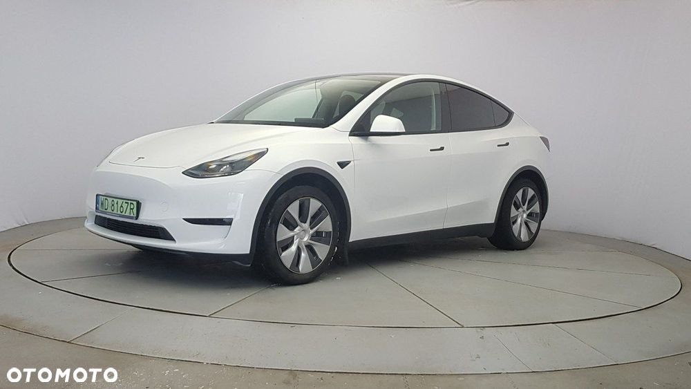 Tesla Y - 3
