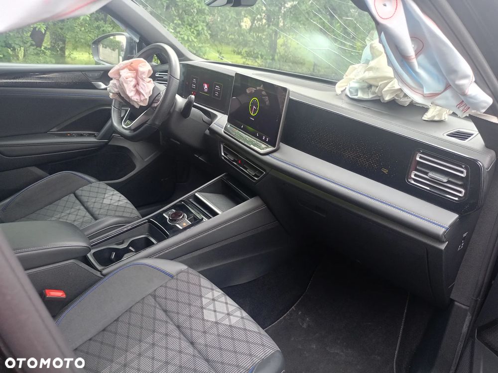 Volkswagen Tiguan - 12