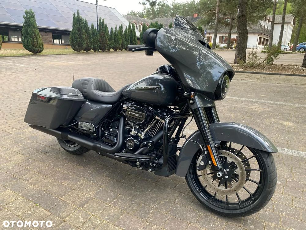 Harley-Davidson Touring Street Glide - 2