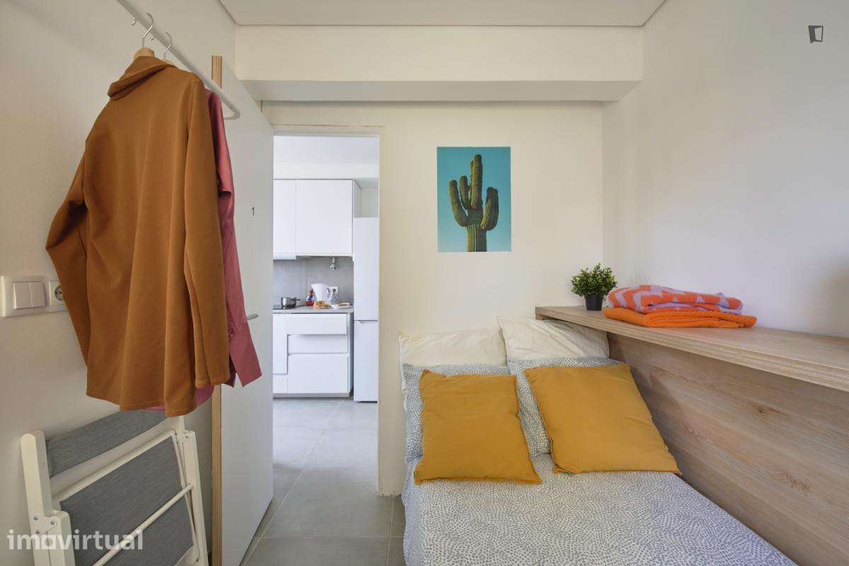 Quarto - localizado em Roma-Areeiro Lisbon - Grande imagem: 3/28