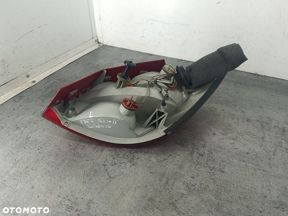 LAMPA TYLNA LEWA SKODA FABIA II FL ZSB5J6945095 HATCHBACK - 4