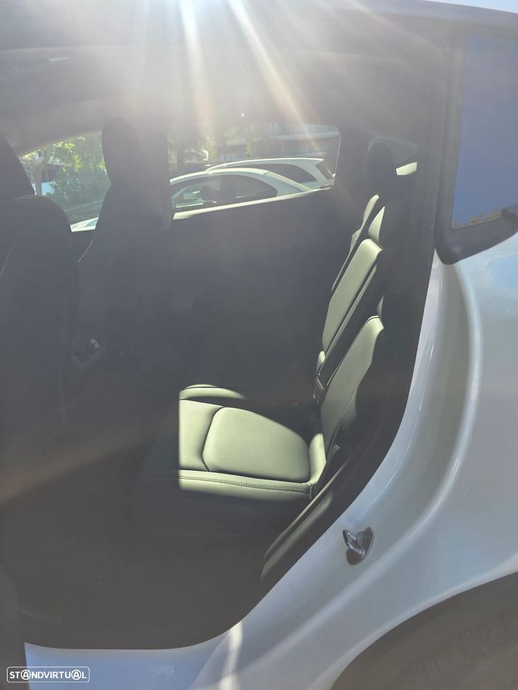Tesla Model Y - 7