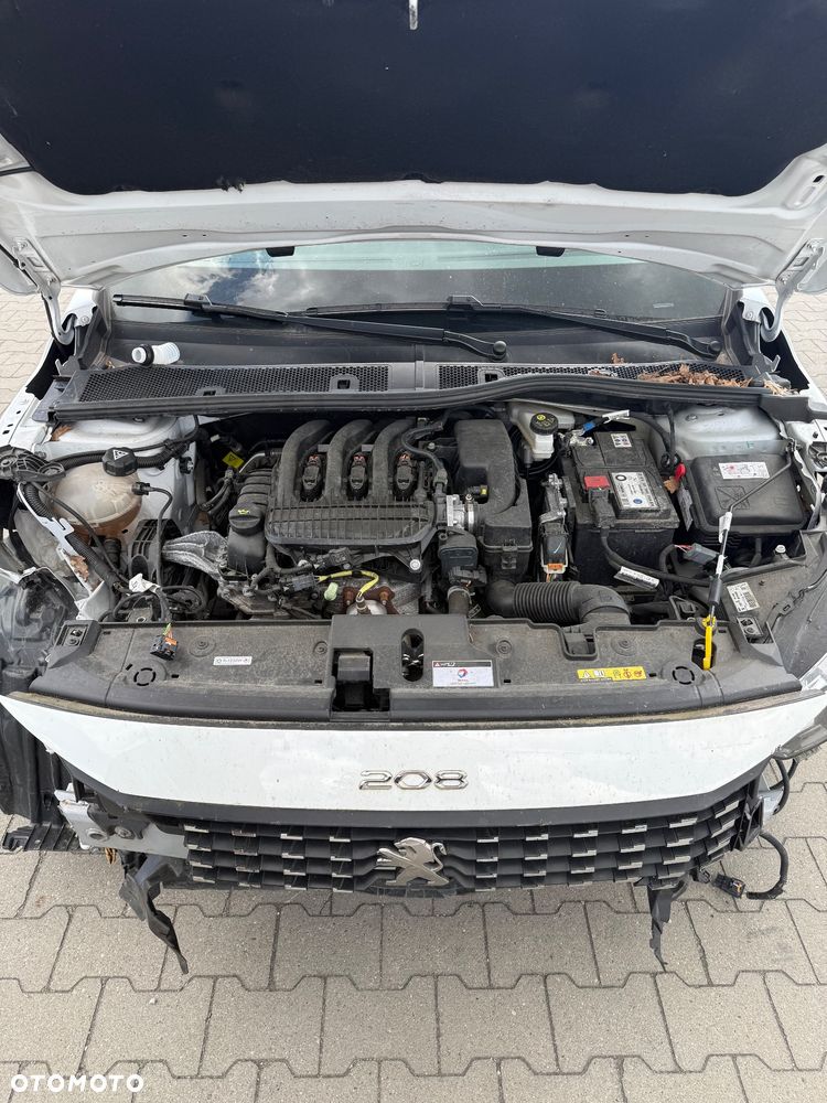 Peugeot 208 - 10