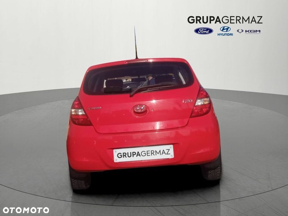 Hyundai i20 1.2 Classic + - 8