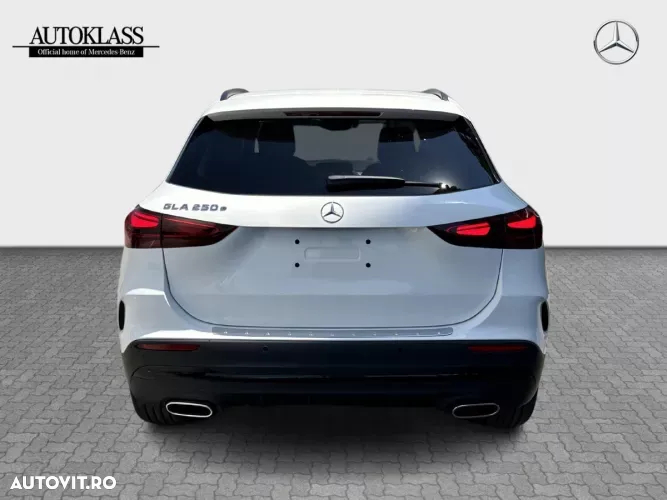 Mercedes-Benz GLA 250 e - 8