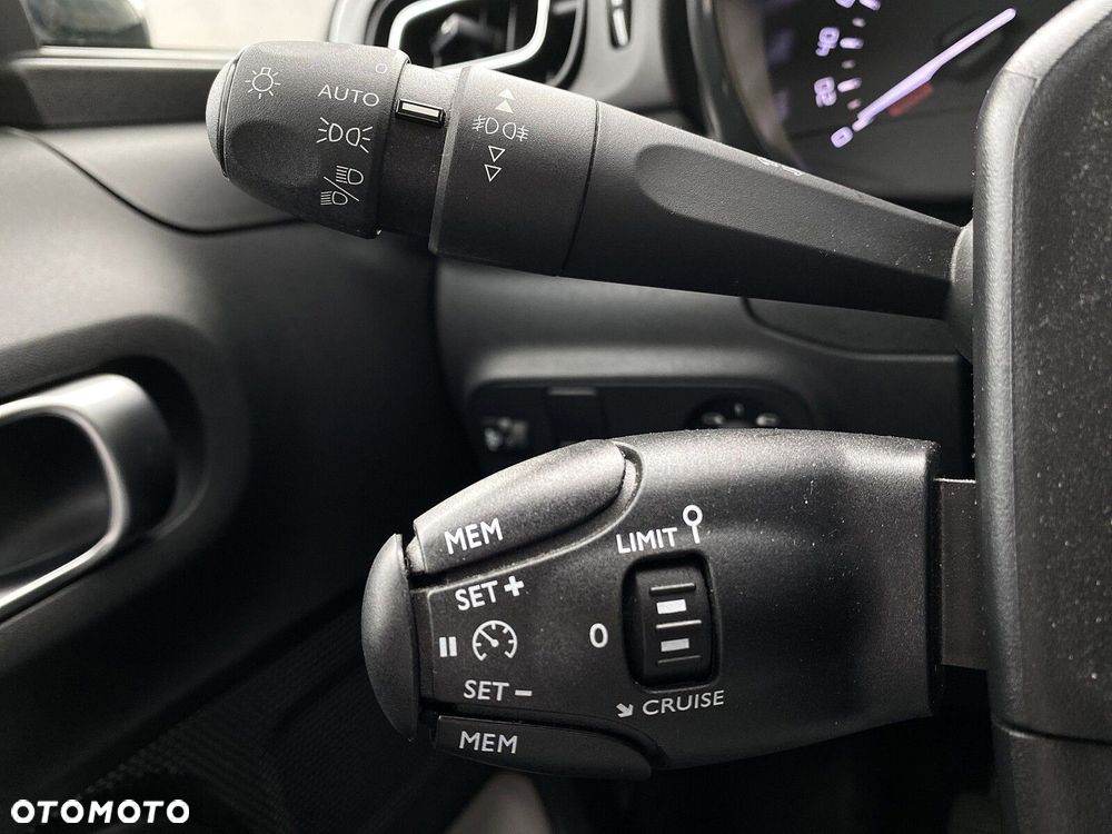 Citroën C3 1.2 PureTech Shine - 22