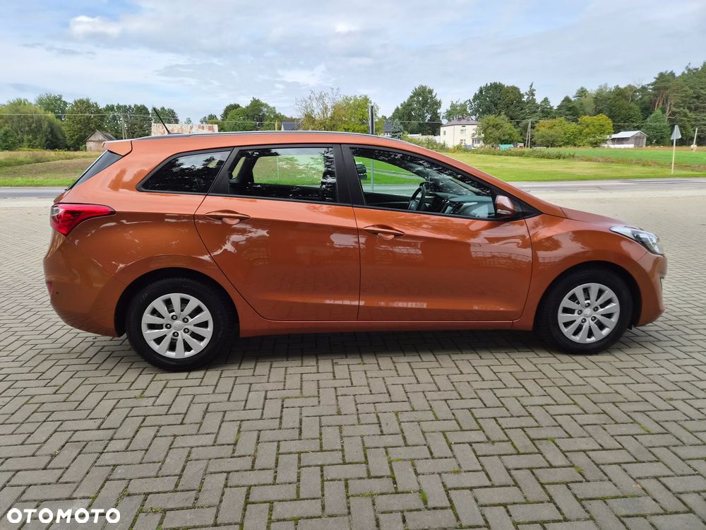 Hyundai i30 blue Kombi 1.6 CRDi Style - 7