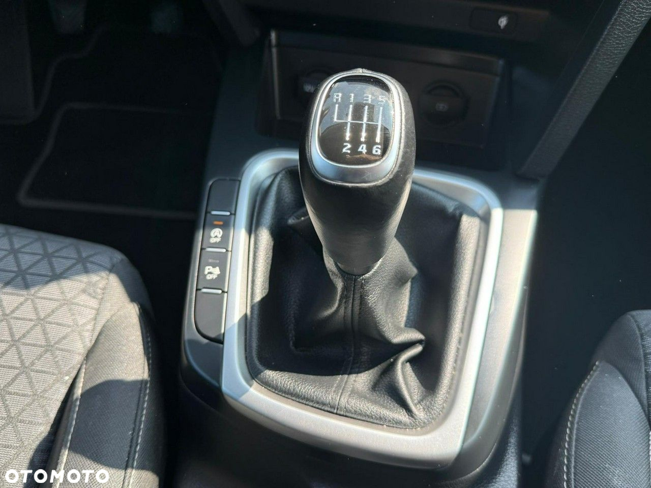 Kia Ceed 1.5 T-GDI Business Line - 24