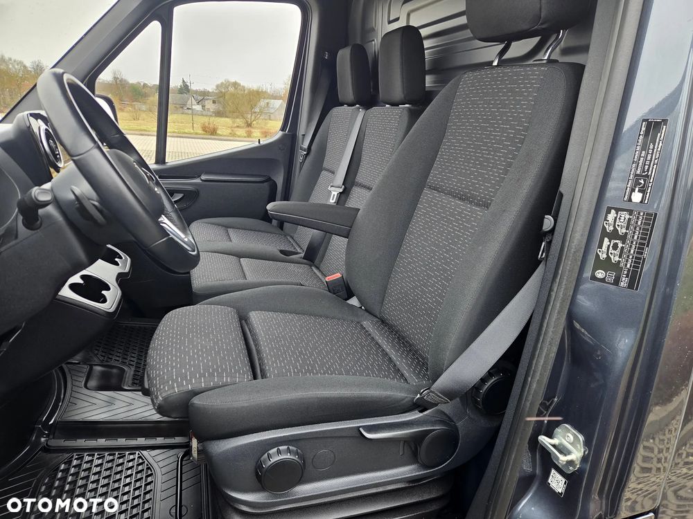 Mercedes-Benz Sprinter - 30