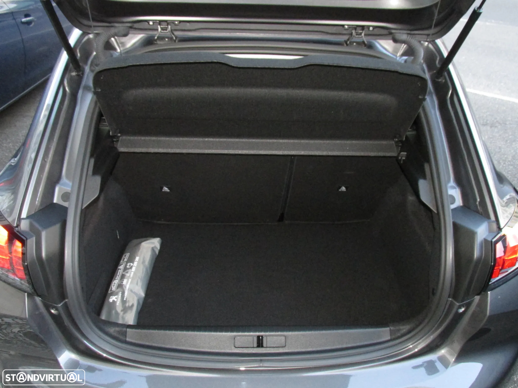 Peugeot 208 1.2 PureTech Active Pack - 36