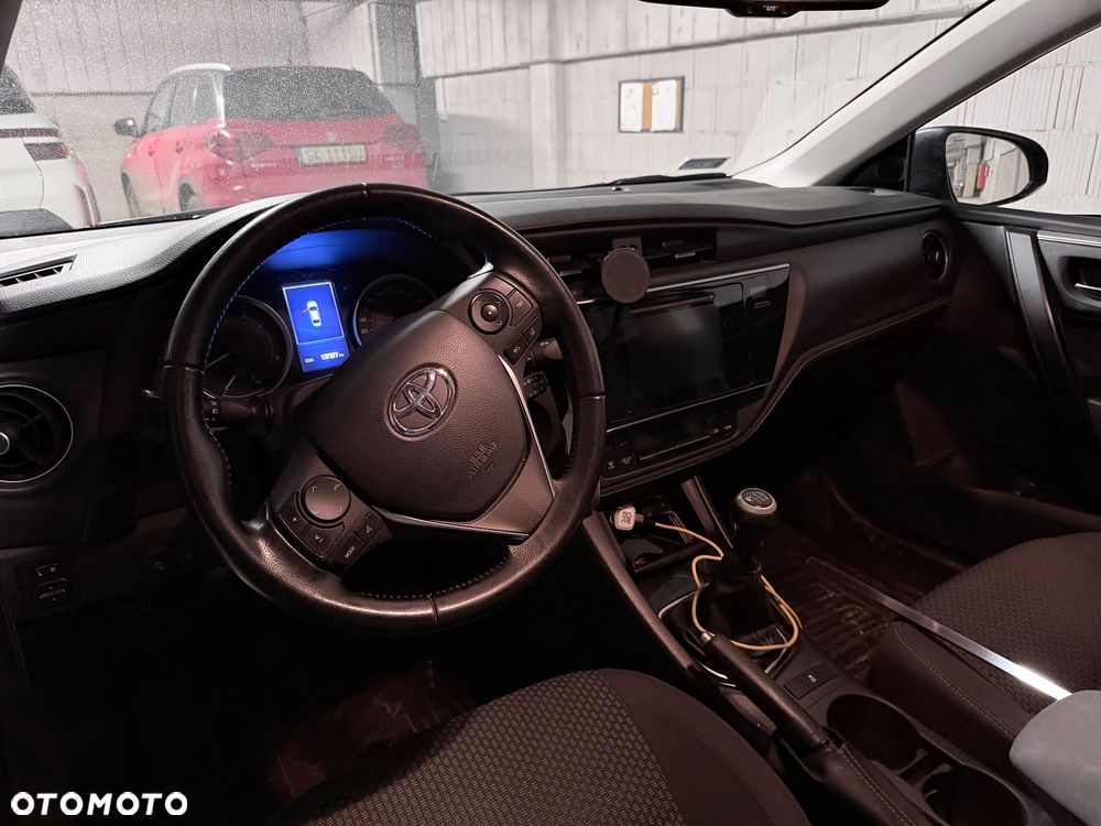 Toyota Corolla 1.6 Comfort - 6