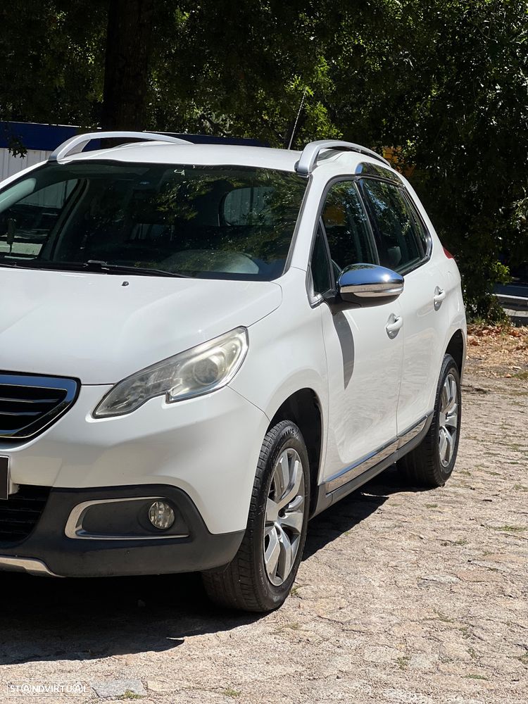 Peugeot 2008 1.2 PureTech Allure - 4