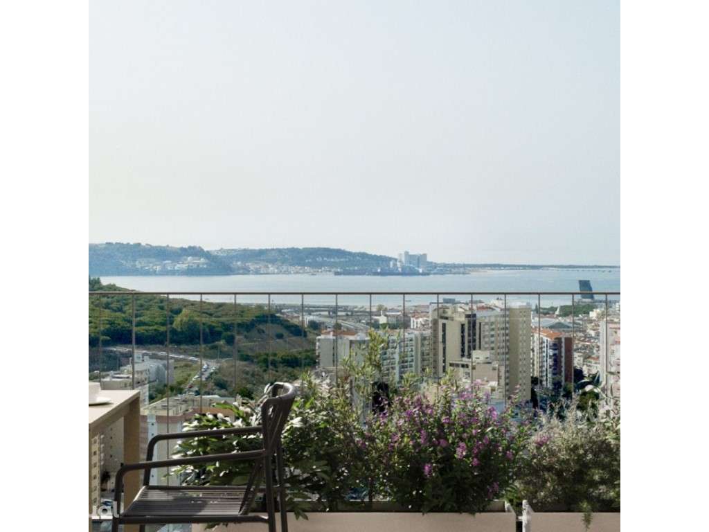 T3 Novo com varanda com vista de monsanto - Grande imagem: 3/9