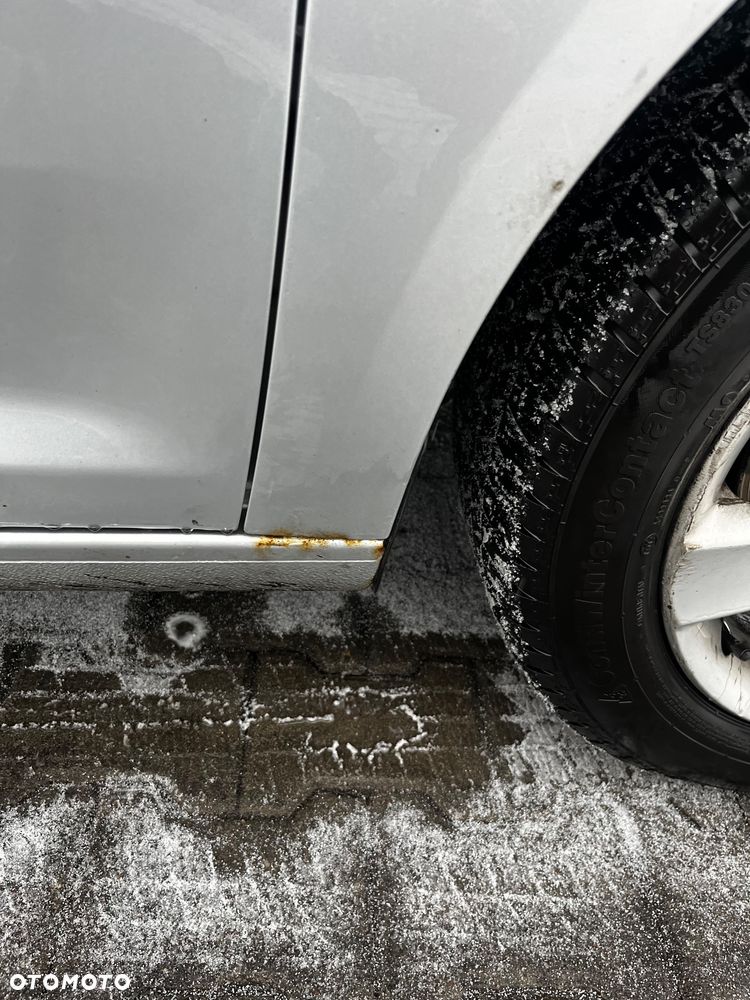 Volkswagen Touran 1.9 TDI DPF Conceptline - 5