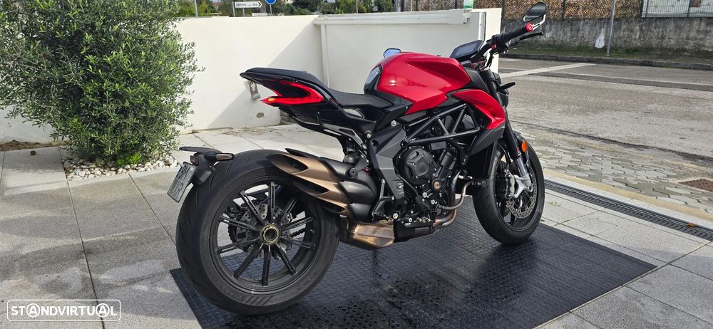 MV Agusta Dragster 800R - 6