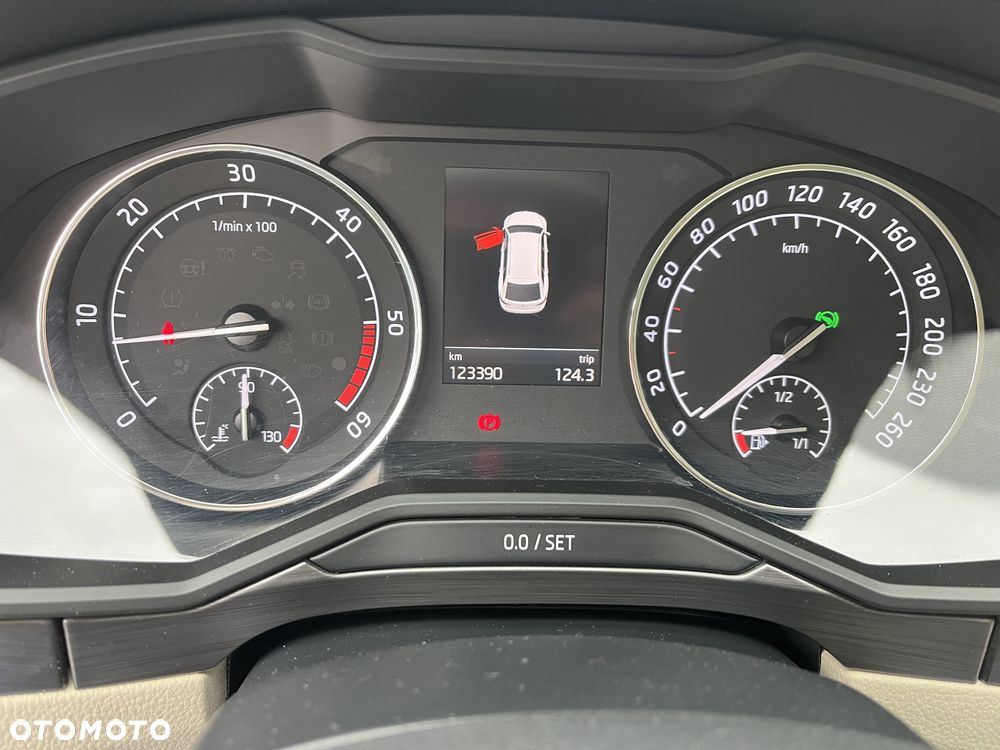 Skoda Superb 2.0 TDI DSG Premium Edition - 21