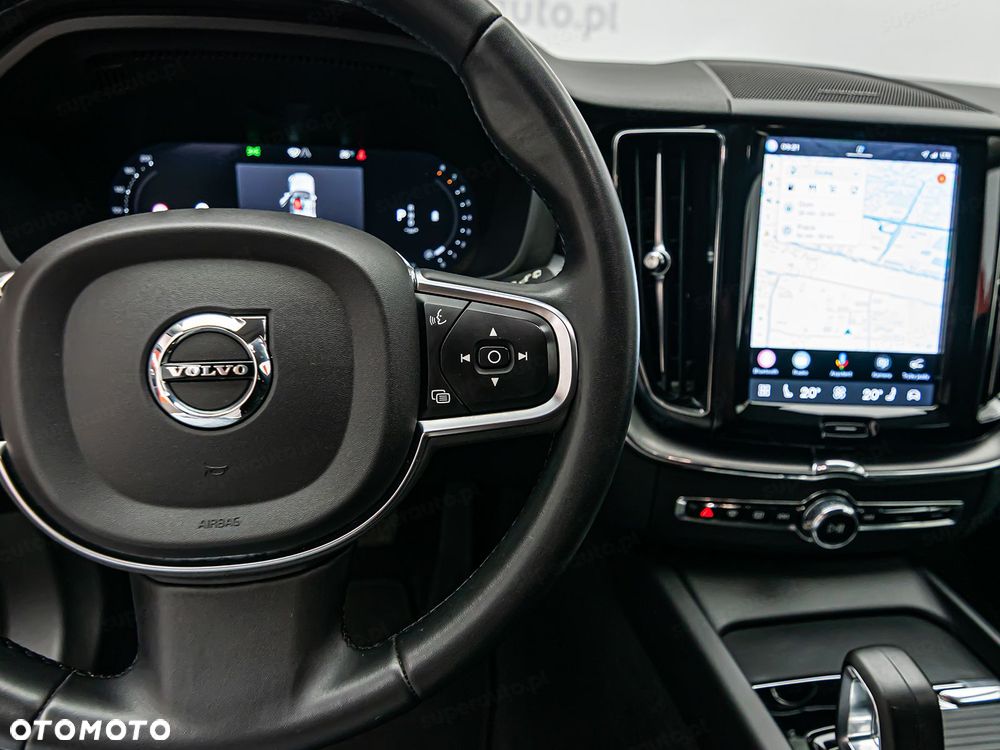Volvo XC 60 B4 B Momentum - 18