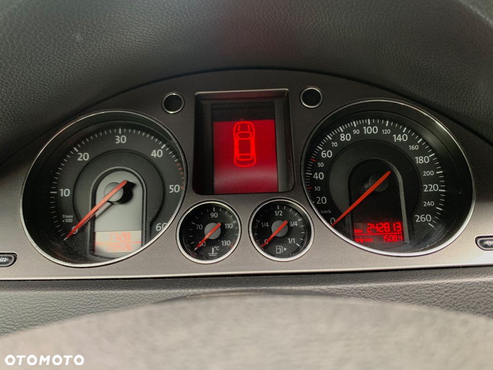 Volkswagen Passat 1.9 TDI DPF BlueMotion - 11