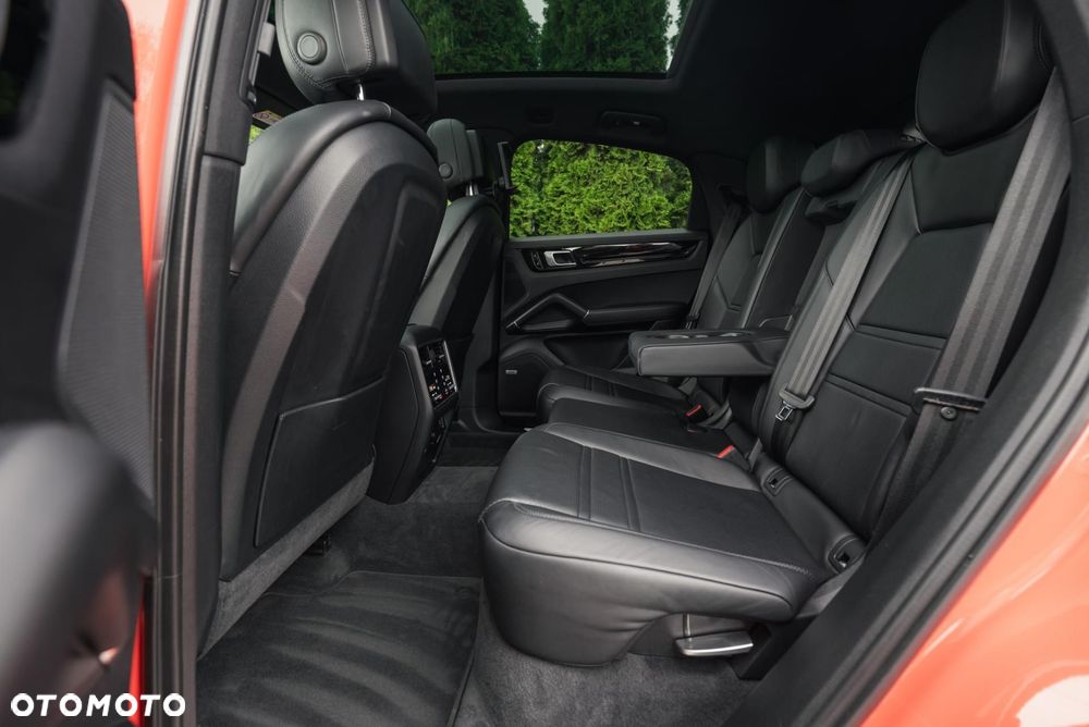 Porsche Cayenne - 14