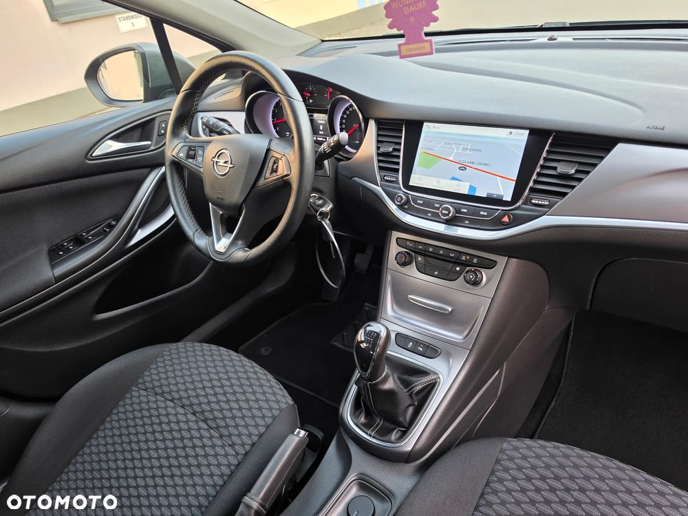 Opel Astra 1.4 Turbo Innovation - 17