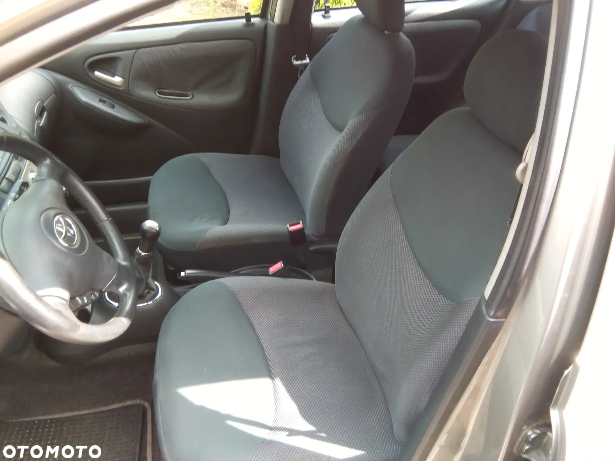 Toyota Yaris 1.0 Sol - 9