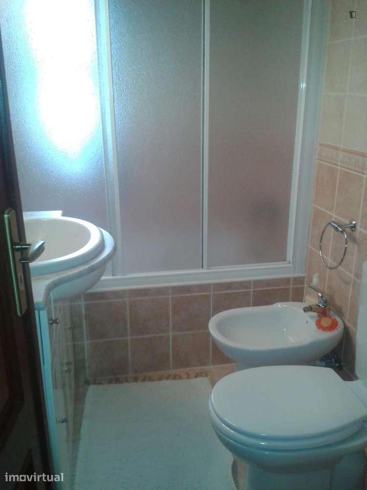 Quarto - localizado em Bairro do Sol Coimbra - Grande imagem: 4/6