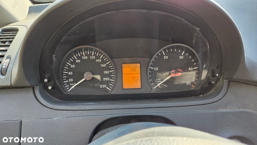 Mercedes-Benz Vito - 11