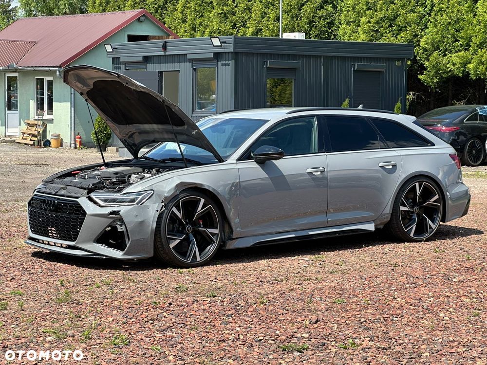 Audi RS6 Avant - 10