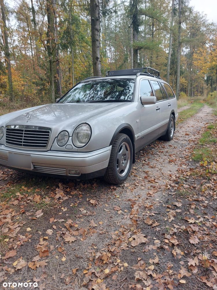Mercedes-Benz Klasa E 320 T 4 Matic Avantgarde - 1