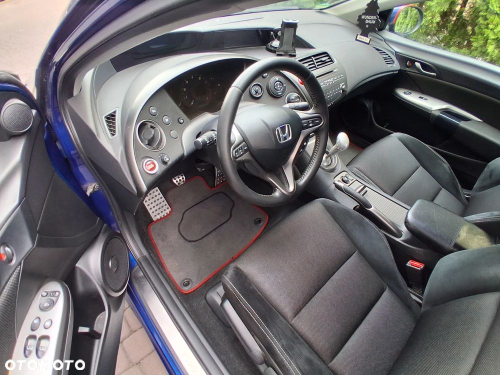 Honda Civic 1.8 LX Coupe - 24