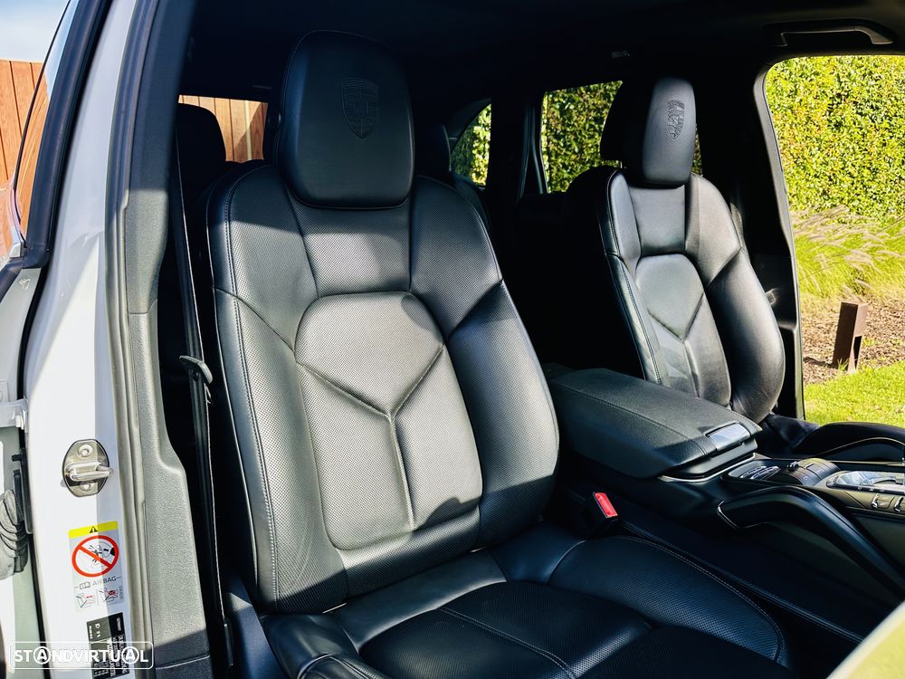 Porsche Cayenne S - 27