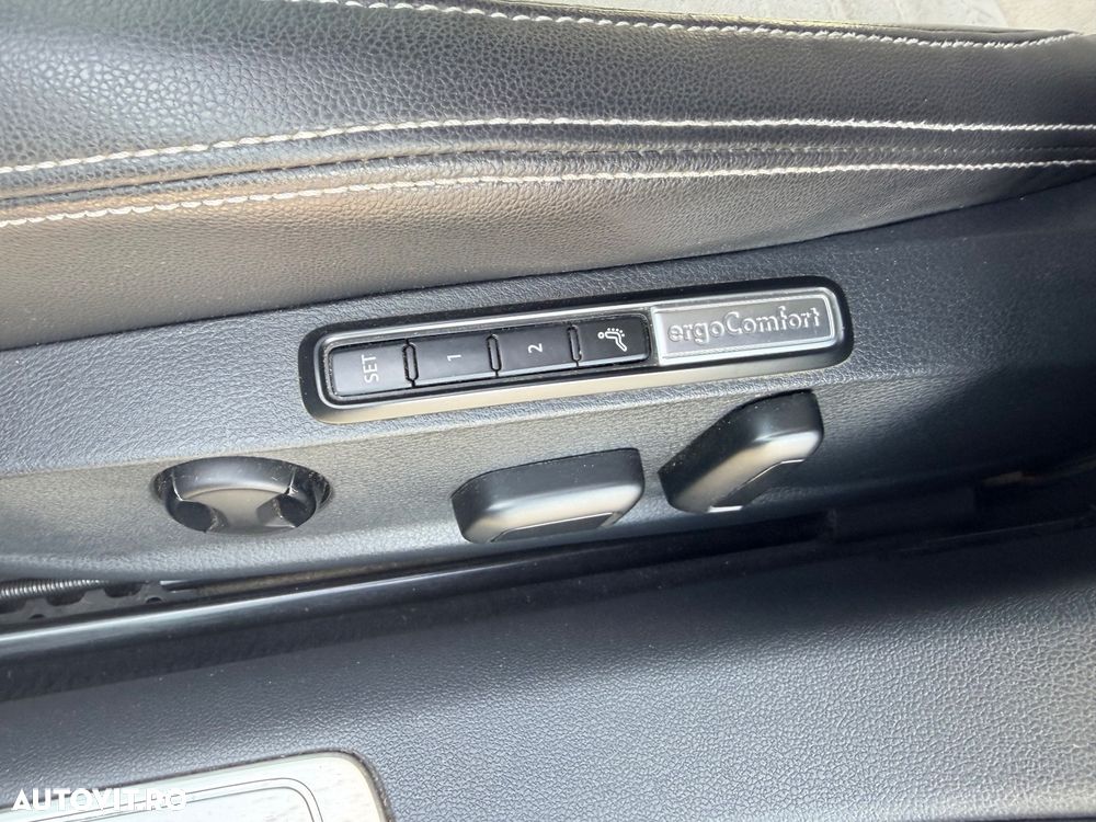 Volkswagen Passat 2.0 TDI SCR 4Motion DSG Highline - 13