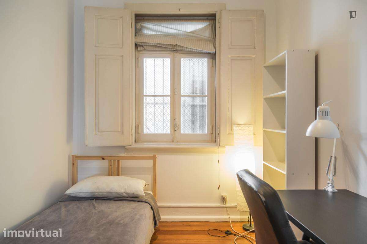 Quarto - localizado em Alameda Lisbon - Grande imagem: 5/17