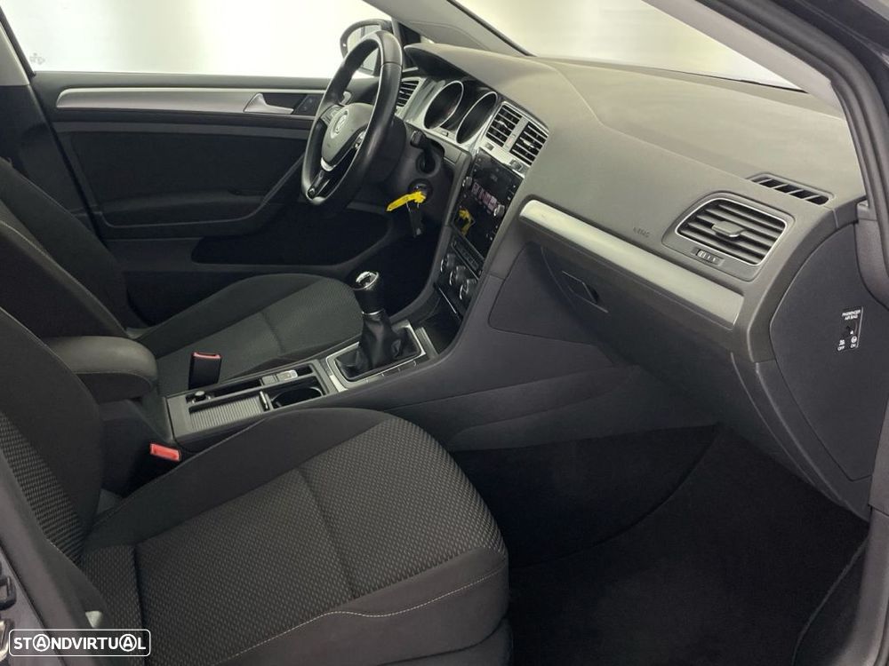 VW Golf 1.0 TSI Confortline - 23